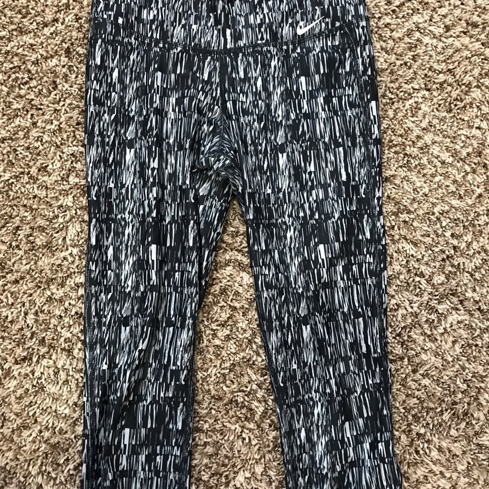 Nike crop leggings